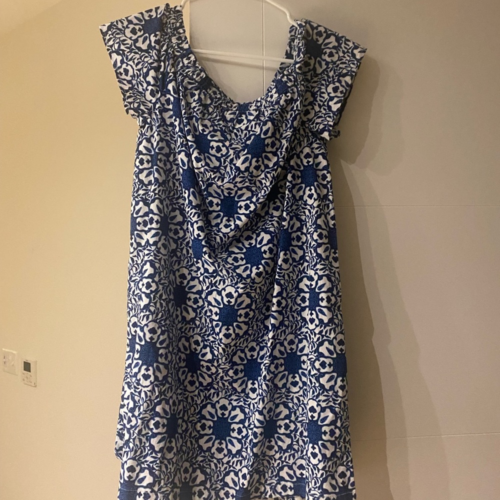 Vineyard Vines dress *NEVER WORN WITH TAGS*